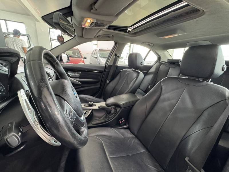 BMW - 328I - 2013/2013 - Branca - R$ 109.900,00