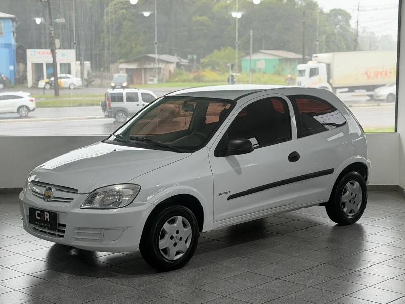 CHEVROLET - CELTA - 2008/2008 - Branca - R$ 18.900,00