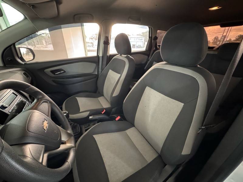 CHEVROLET - SPIN - 2015/2016 - Branca - R$ 46.900,00