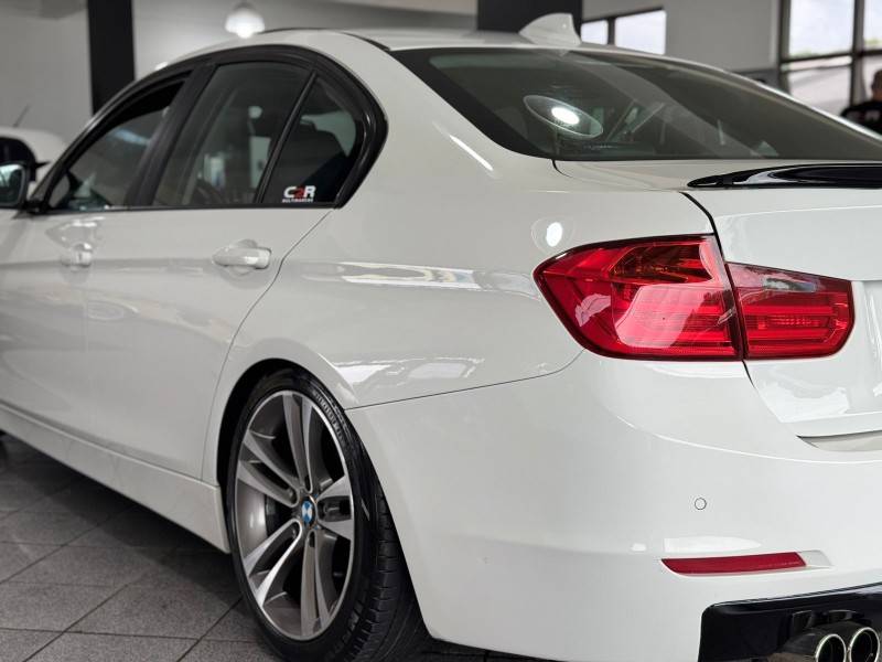 BMW - 328I - 2013/2013 - Branca - R$ 109.900,00