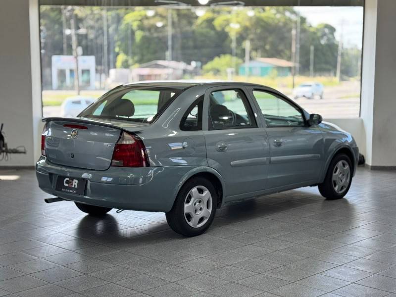 CHEVROLET - CORSA - 2002/2003 - Cinza - R$ 24.900,00