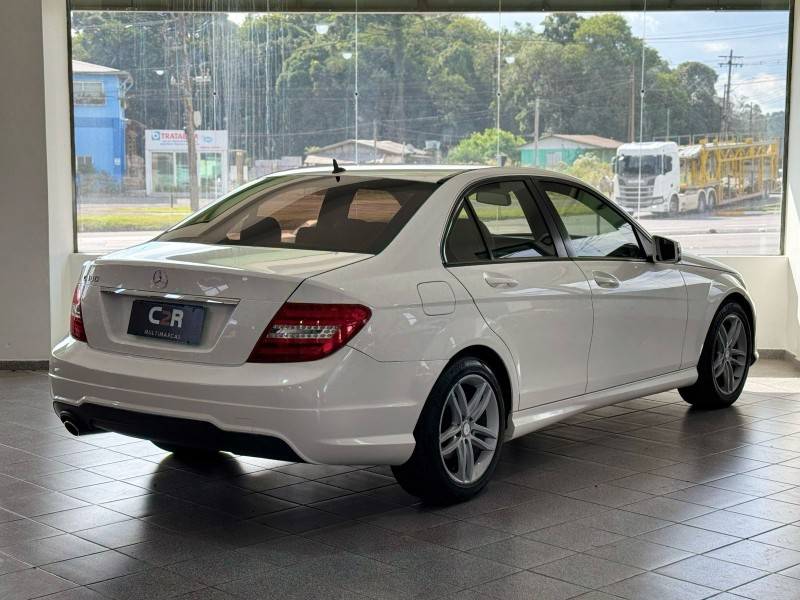 MERCEDES-BENZ - C 180 - 2013/2013 - Branca - R$ 75.900,00