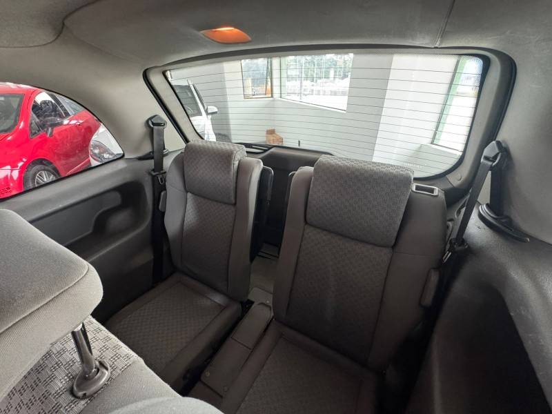 CHEVROLET - ZAFIRA - 2010/2010 - Prata - R$ 31.900,00
