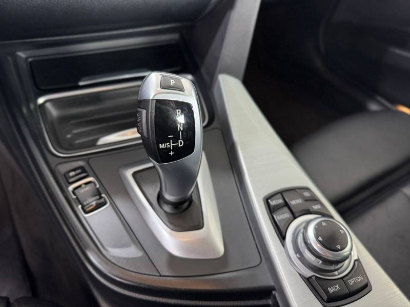 BMW - 320I - 2013/2013 - Preta - R$ 89.900,00