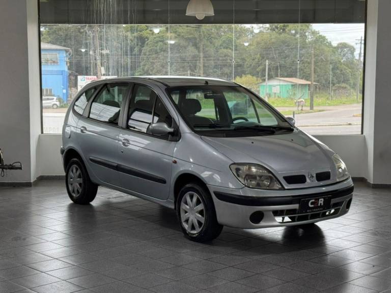 RENAULT - SCÉNIC - 2004/2005 - Prata - R$ 18.900,00