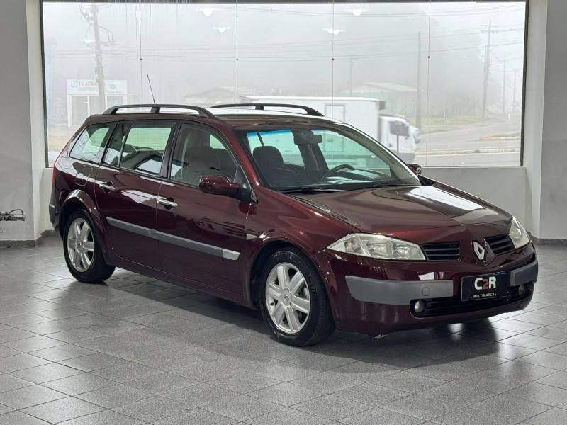 RENAULT - MÉGANE - 2008/2008 - Vermelha - R$ 28.900,00