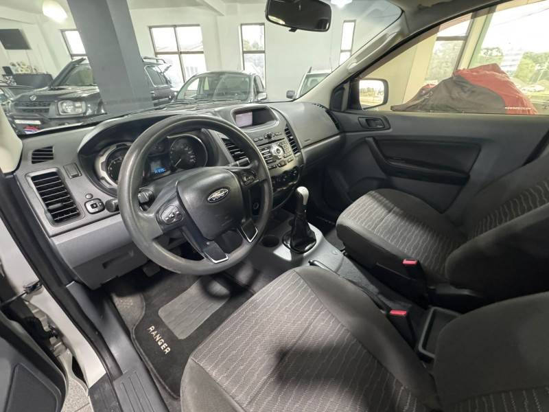 FORD - RANGER - 2012/2013 - Prata - R$ 81.900,00