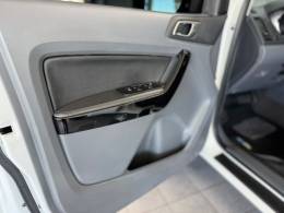 FORD - RANGER - 2015/2015 - Branca - R$ 119.900,00