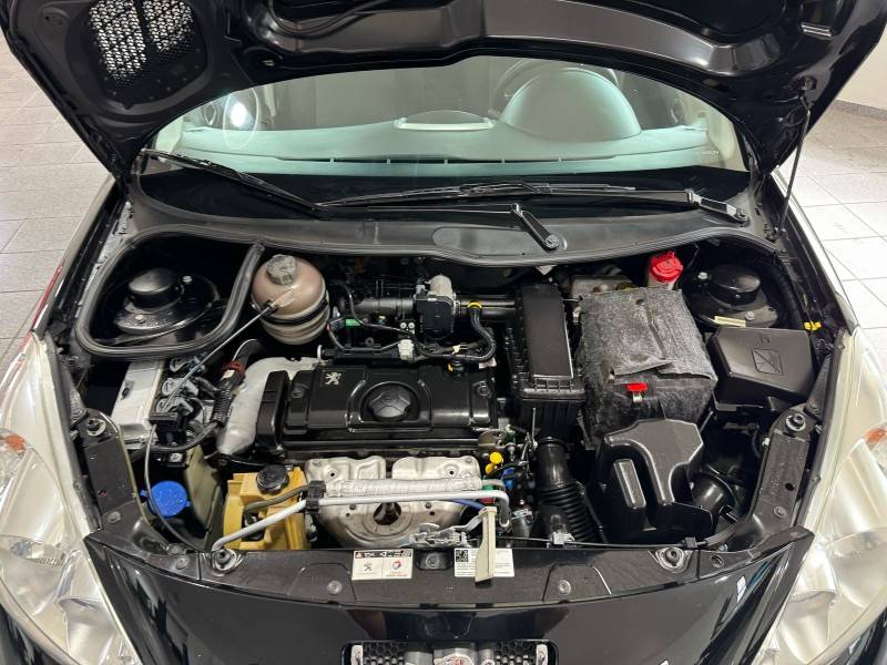 PEUGEOT - 207 - 2011/2012 - Preta - R$ 24.900,00