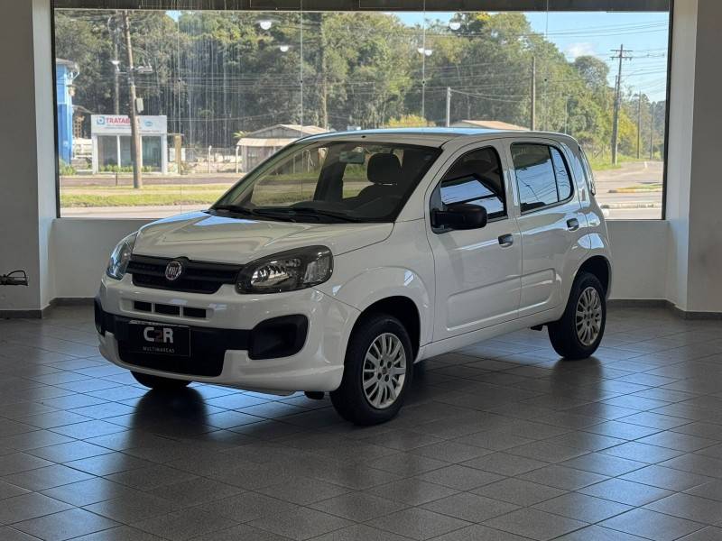 FIAT - UNO - 2017/2018 - Branca - R$ 40.900,00