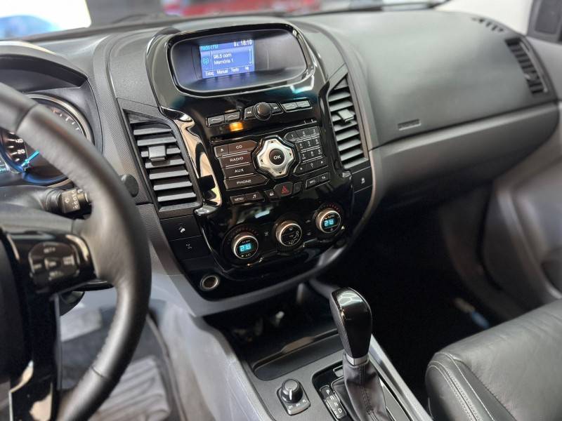 FORD - RANGER - 2015/2015 - Branca - R$ 119.900,00