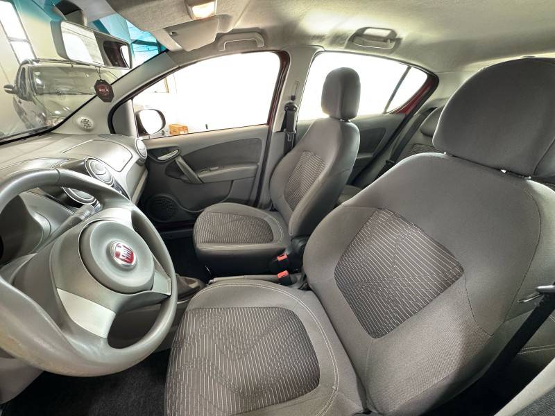 FIAT - PALIO - 2012/2012 - Vermelha - R$ 36.900,00