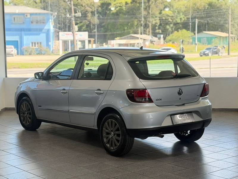 VOLKSWAGEN - GOL - 2010/2010 - Prata - R$ 33.900,00