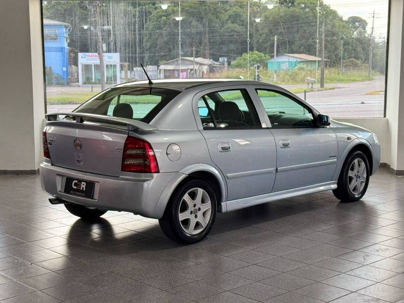 CHEVROLET - ASTRA - 2008/2009 - Prata - R$ 35.900,00