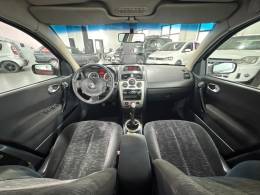 RENAULT - MÉGANE - 2008/2008 - Vermelha - R$ 28.900,00