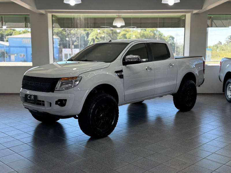 FORD - RANGER - 2015/2015 - Branca - R$ 119.900,00