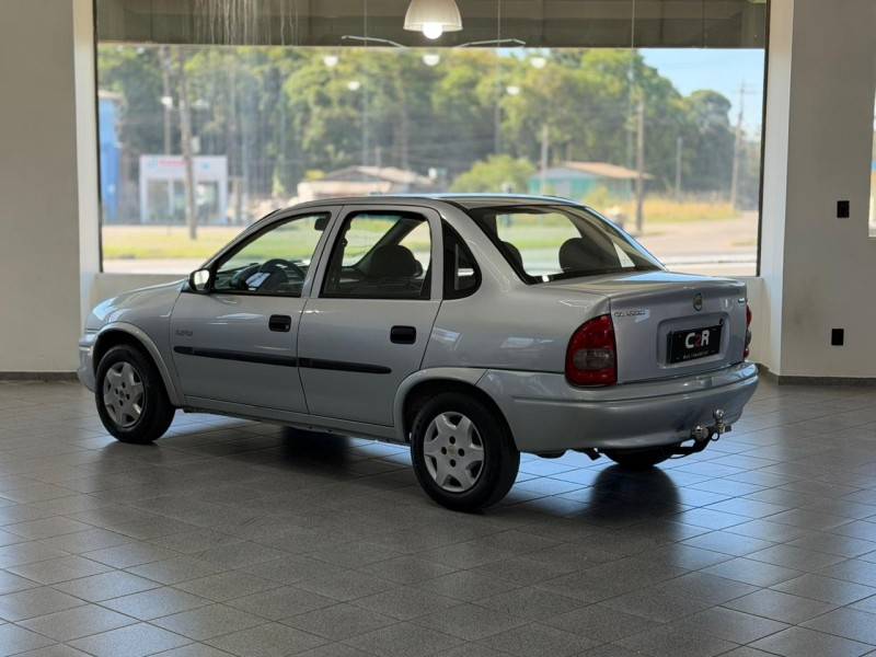 CHEVROLET - CLASSIC - 2007/2008 - Prata - R$ 18.900,00