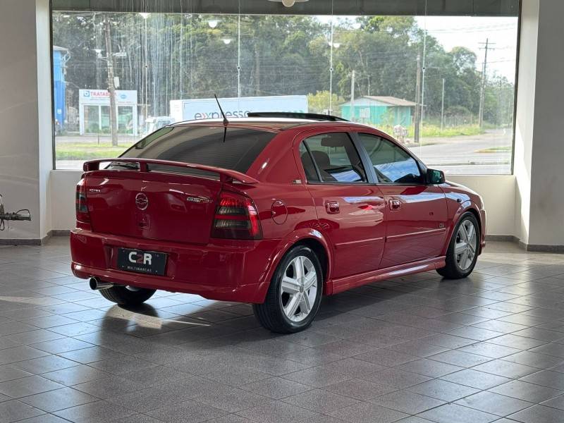 CHEVROLET - ASTRA - 2004/2004 - Vermelha - R$ 37.900,00