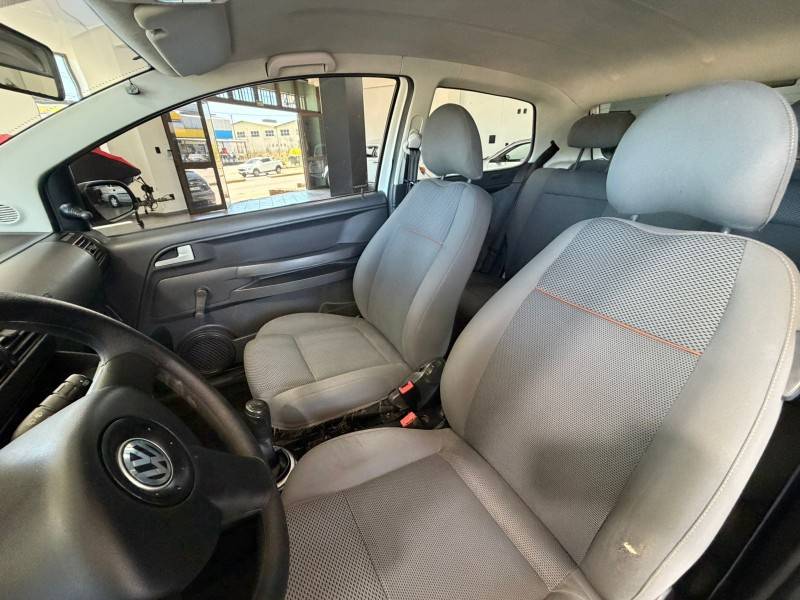 VOLKSWAGEN - FOX - 2009/2009 - Branca - R$ 24.900,00