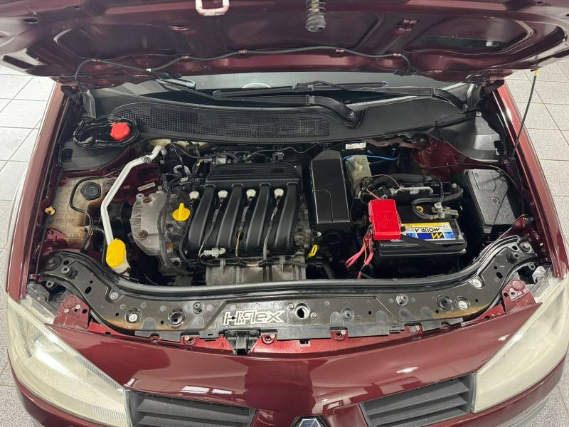 RENAULT - MÉGANE - 2008/2008 - Vermelha - R$ 28.900,00