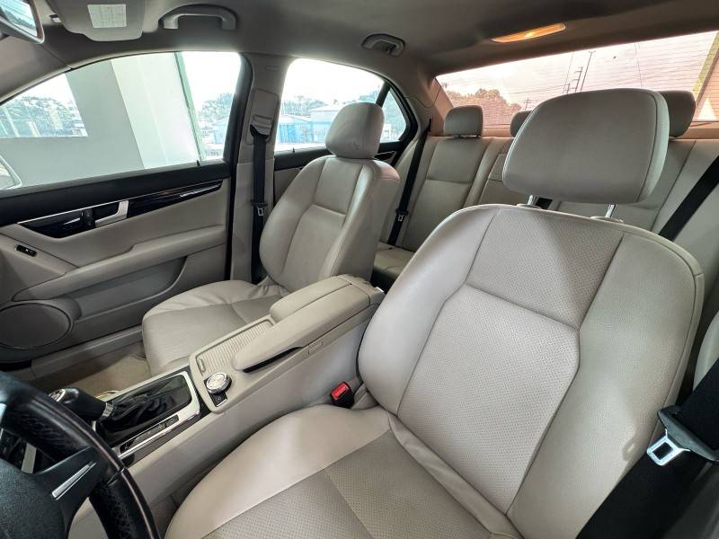 MERCEDES-BENZ - C 180 - 2013/2013 - Branca - R$ 75.900,00