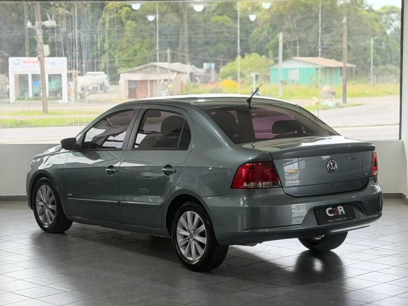 VOLKSWAGEN - VOYAGE - 2010/2011 - Cinza - R$ 34.900,00