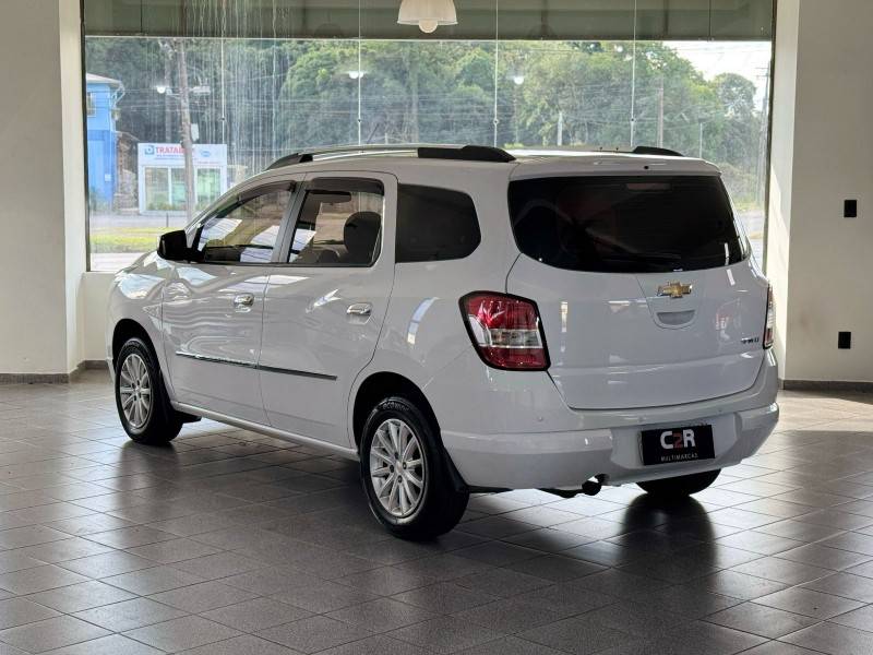 CHEVROLET - SPIN - 2015/2016 - Branca - R$ 46.900,00