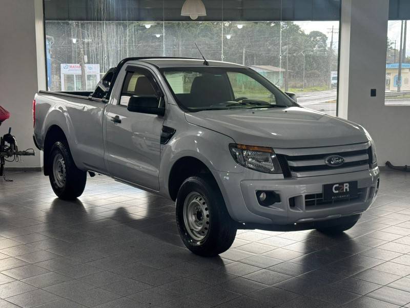 FORD - RANGER - 2012/2013 - Prata - R$ 81.900,00