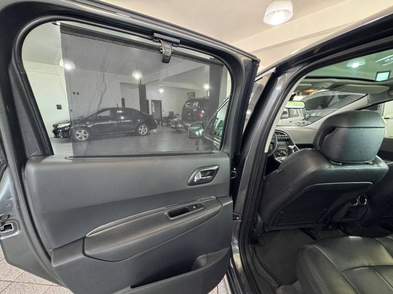 PEUGEOT - 3008 - 2011/2011 - Cinza - R$ 39.900,00