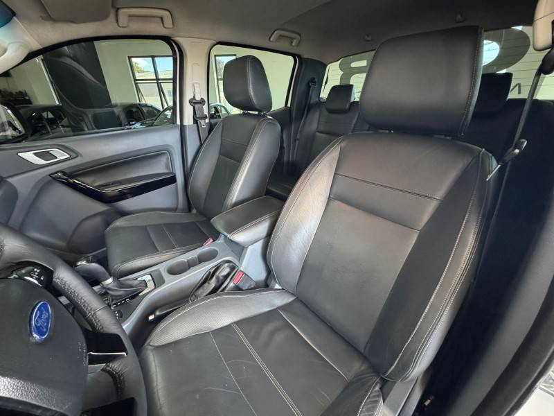 FORD - RANGER - 2015/2015 - Branca - R$ 119.900,00