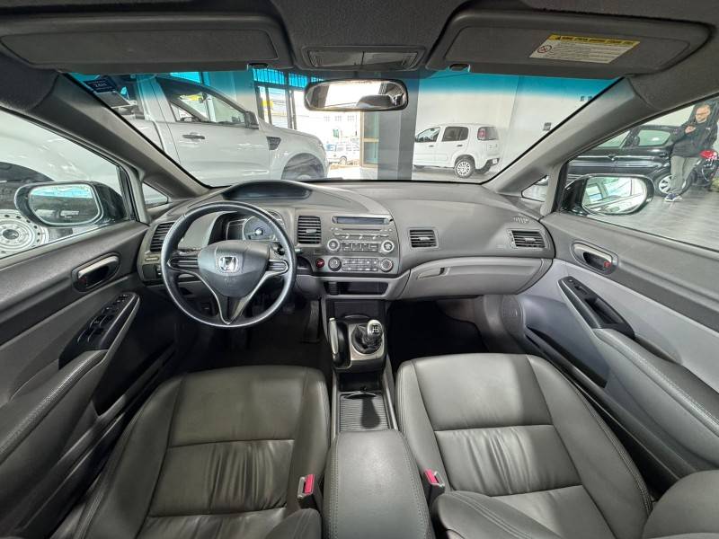 HONDA - CIVIC - 2008/2008 - Preta - R$ 43.900,00