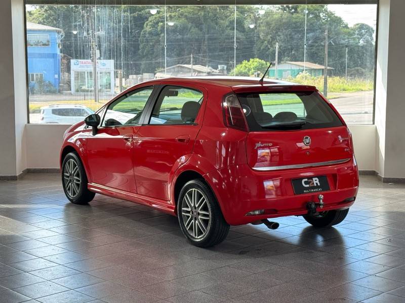 FIAT - PUNTO - 2010/2011 - Vermelha - R$ 37.900,00