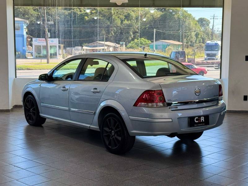 CHEVROLET - VECTRA - 2006/2006 - Prata - R$ 31.900,00