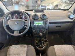 FORD - FIESTA - 2012/2013 - Vermelha - R$ 31.900,00