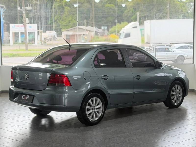 VOLKSWAGEN - VOYAGE - 2010/2011 - Cinza - R$ 34.900,00