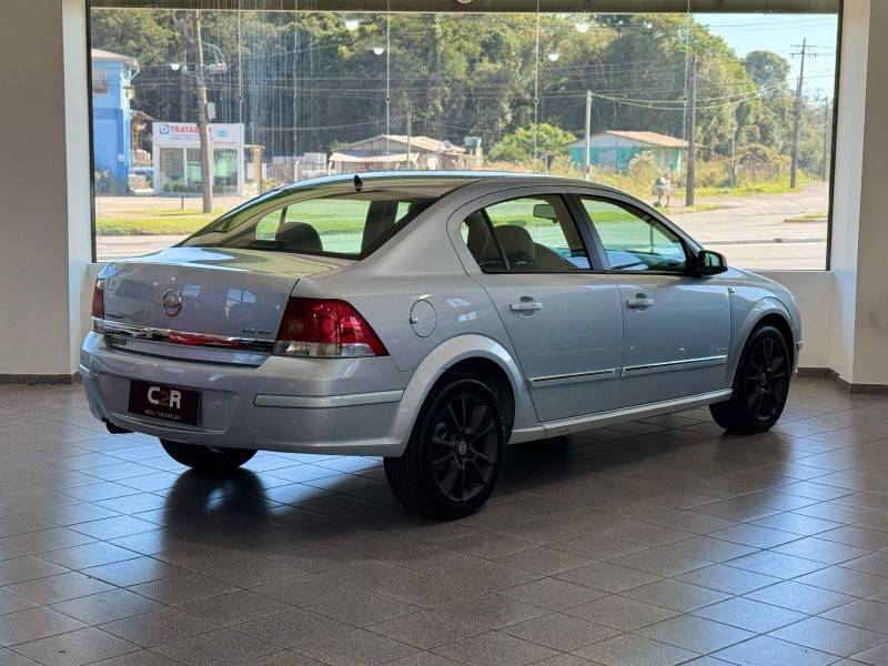CHEVROLET - VECTRA - 2006/2006 - Prata - R$ 31.900,00