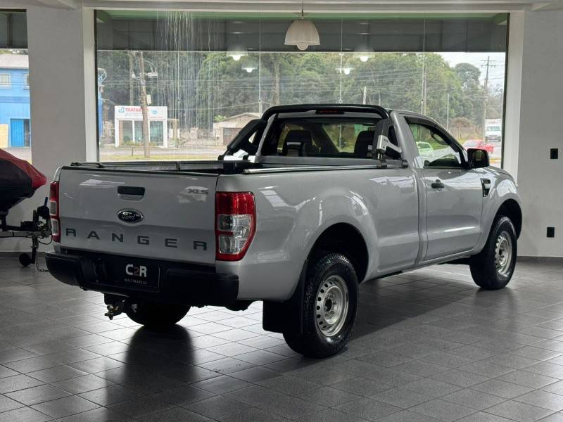 FORD - RANGER - 2012/2013 - Prata - R$ 81.900,00