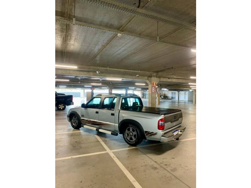 CHEVROLET - S10 - 2011/2011 - Prata - R$ 71.900,00