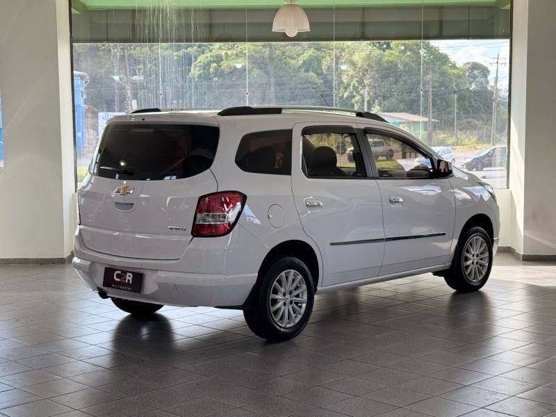 CHEVROLET - SPIN - 2015/2016 - Branca - R$ 46.900,00