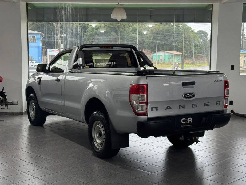FORD - RANGER - 2012/2013 - Prata - R$ 81.900,00