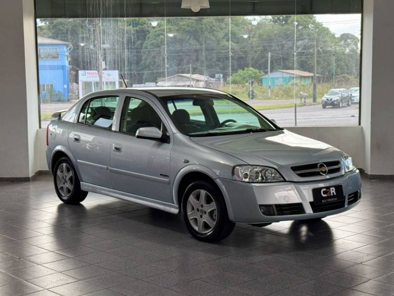 CHEVROLET - ASTRA - 2008/2009 - Prata - R$ 35.900,00
