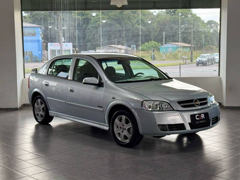 CHEVROLET - ASTRA - 2008/2009 - Prata - R$ 35.900,00