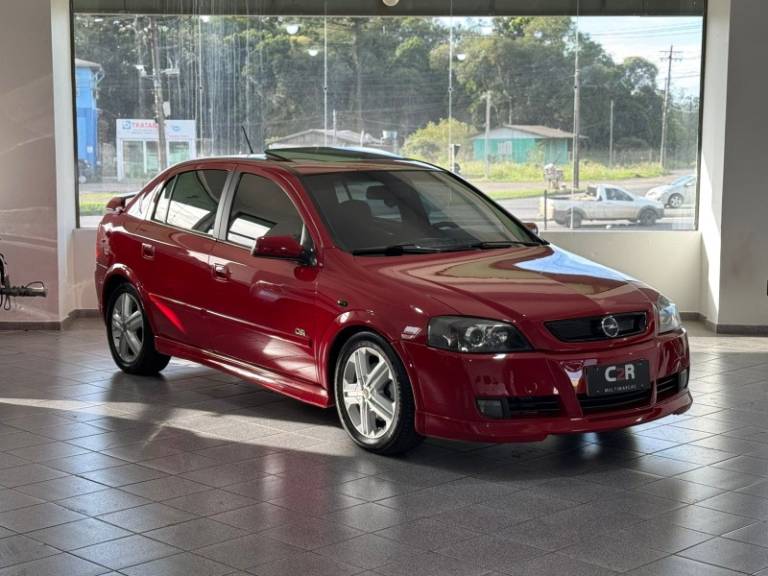 CHEVROLET - ASTRA - 2004/2004 - Vermelha - R$ 37.900,00