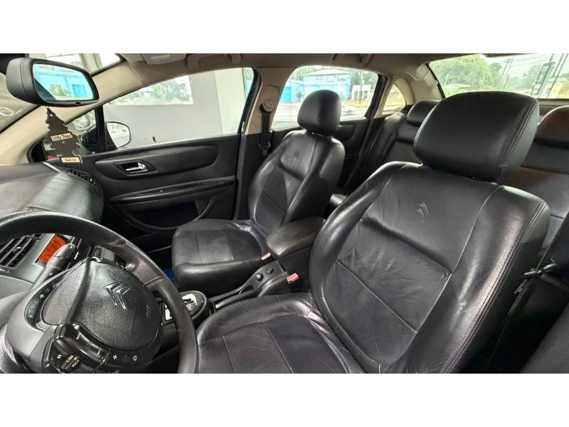 CITROËN - C4 - 2011/2012 - Preta - R$ 29.900,00