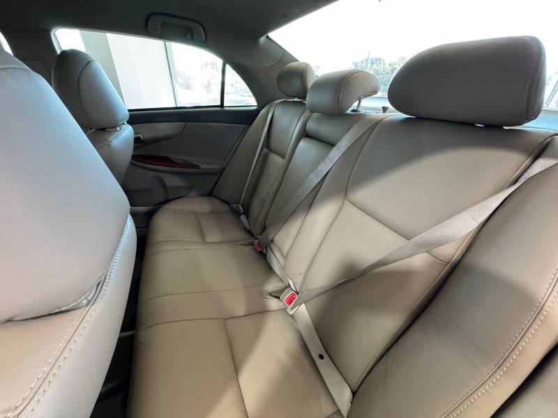 TOYOTA - COROLLA - 2009/2010 - Preta - R$ 60.900,00