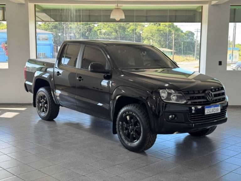 VOLKSWAGEN - AMAROK - 2011/2011 - Preta - R$ 78.900,00