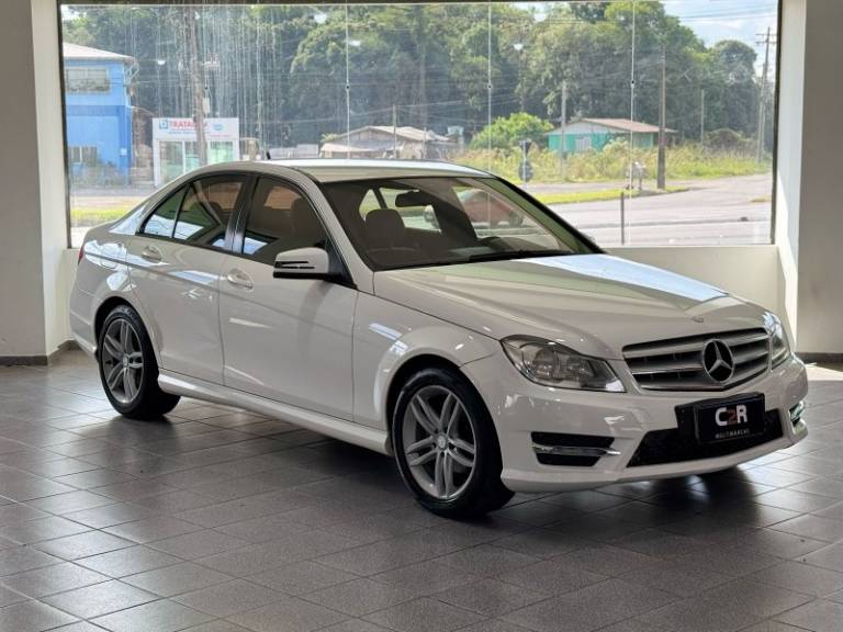 MERCEDES-BENZ - C 180 - 2013/2013 - Branca - R$ 75.900,00