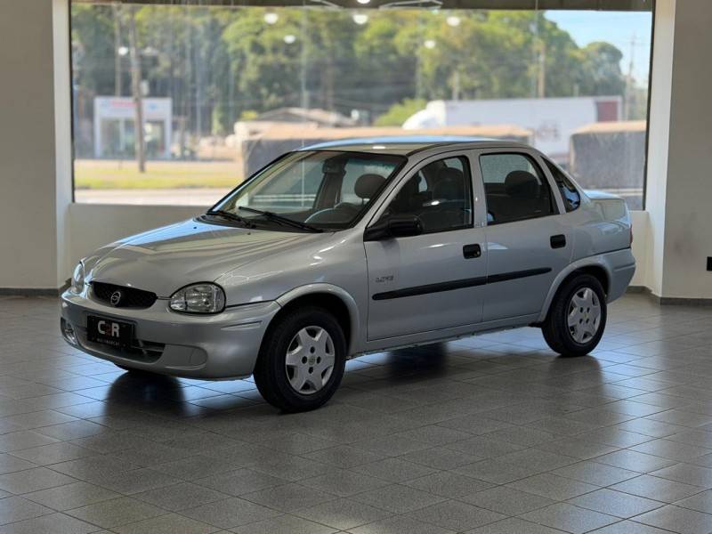 CHEVROLET - CORSA - 2007/2008 - Prata - R$ 18.900,00