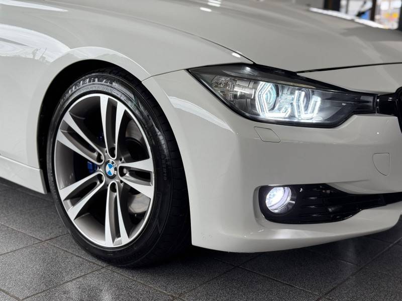 BMW - 328I - 2013/2013 - Branca - R$ 109.900,00